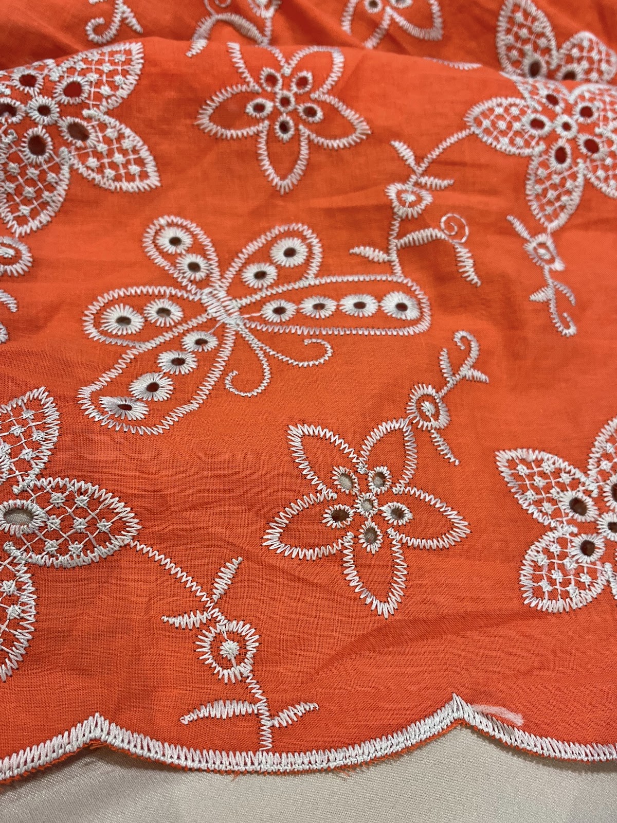 Viscose e leses: tecidos perfeitos para peças leves e confortáveis no verão