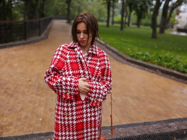 Tecido Tweed em looks casuais: modernidade com elegância